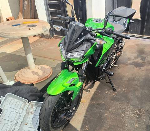 KAWASAKI Z400 SE KAWASAKI Z400 SE